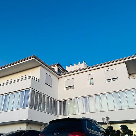 Kodra E Godenve Hotell Vile-Ballaj Exteriör bild