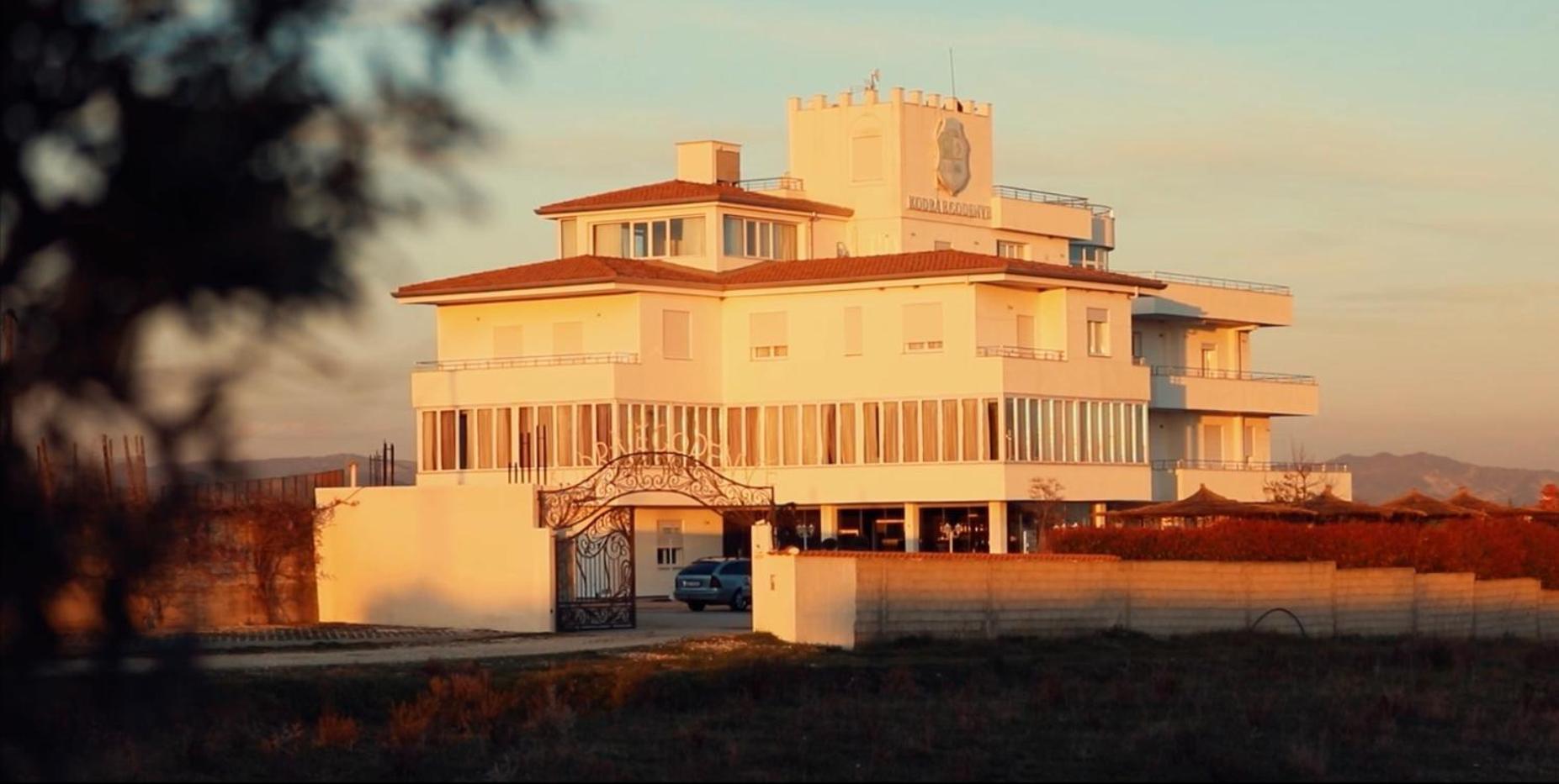 Kodra E Godenve Hotell Vile-Ballaj Exteriör bild