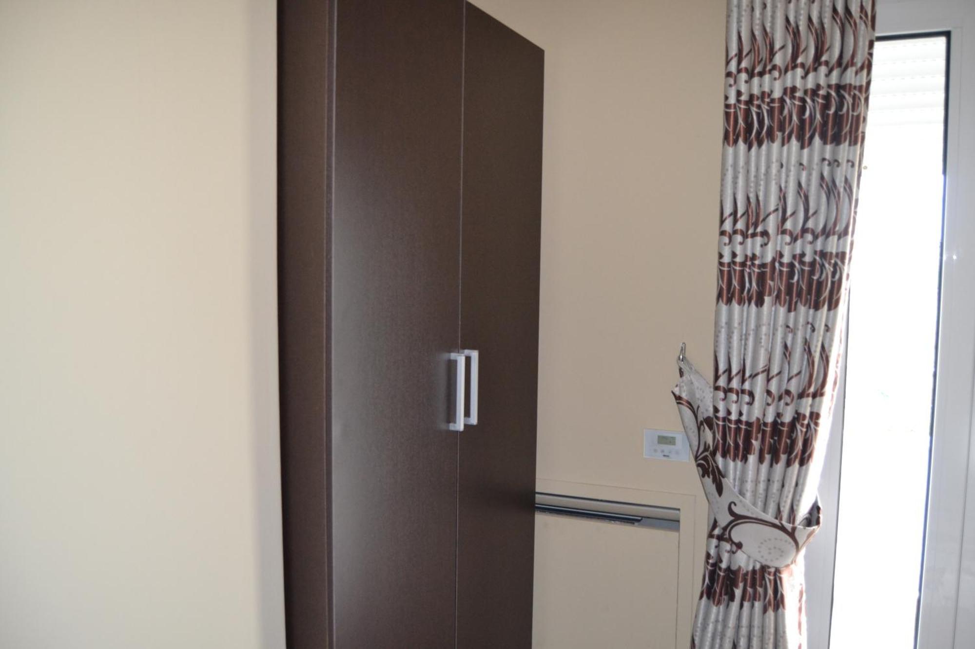 Kodra E Godenve Hotell Vile-Ballaj Rum bild